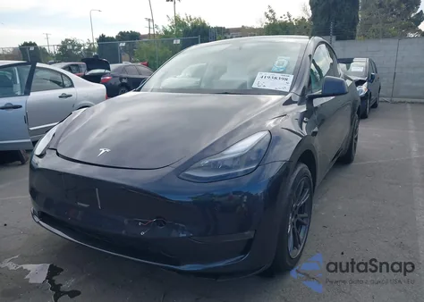 2024 Tesla Model Y Long Range Dual Motor All-Wheel Drive from USA, damaged, VIN 7SAYGDEE7RF117702